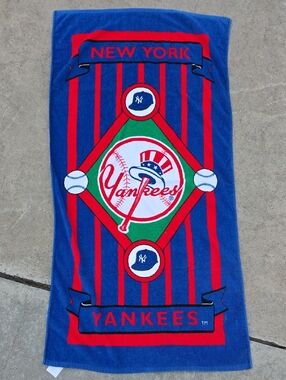 MLB | Vintage 90's Era New York Yankees 29"x57" Beach / Pool Towel
